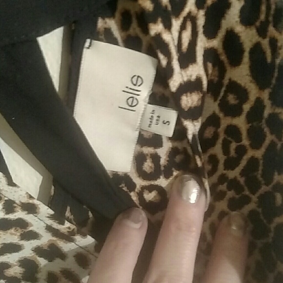 lelis Leopard print sexy sleeveless swing top. - Picture 3 of 4